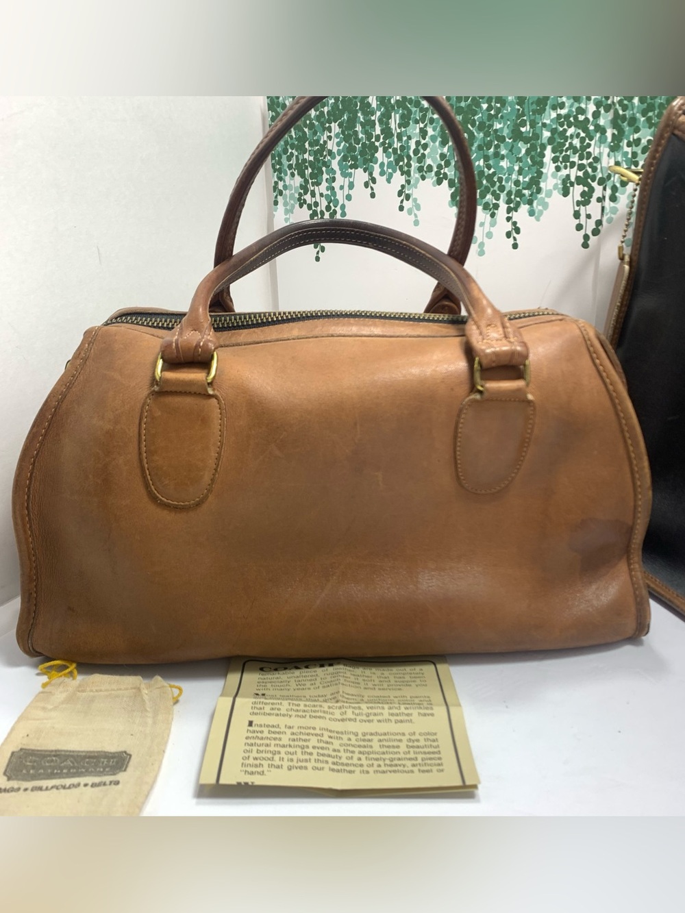 Unidentified lot purses of 2 Leather Satchel & Black Leather Hobo Shoulder Bags - Picture 2 of 16
